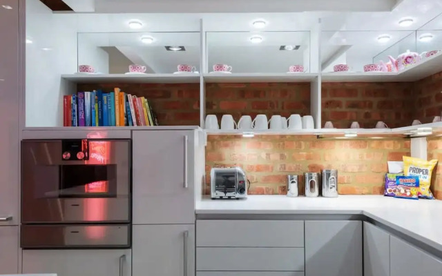 Luxurious Loft Central Soho - 3 Bedrooms Office