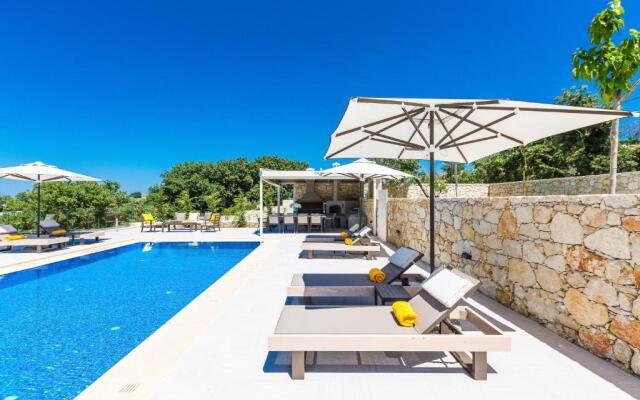 Luxury Cretan Villas with private pools