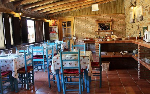 Modern Farmhouse in Valencia de Alcántara With Pool