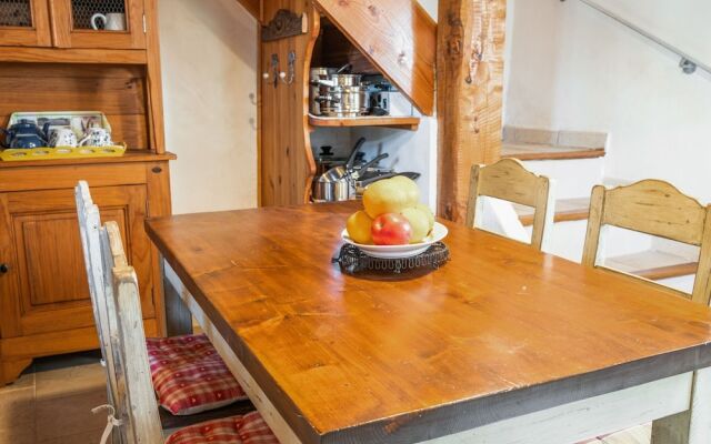 18th Century, Cosy Middle House in Barjols
