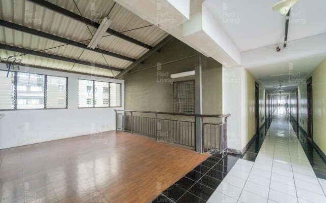 RedLiving Apartemen Gateway Cicadas - DB Room