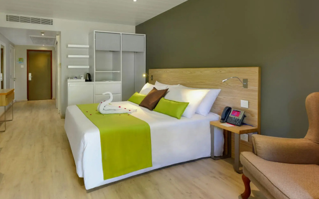 Mauricia Beachcomber Resort & Spa