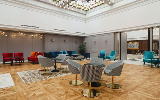 Astor Garden Hotel