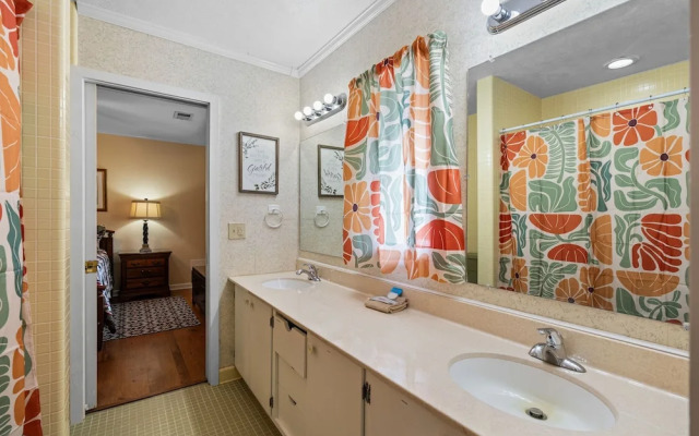 Cosby Mountain Lodge 4 Bedroom Home