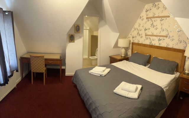 The Rose and Crown Hotel