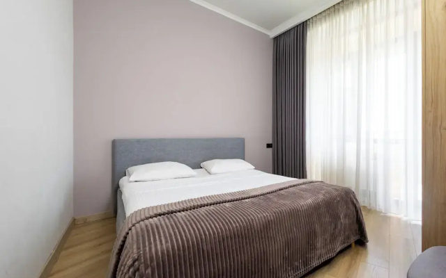Apartments by Luxe Group DE114