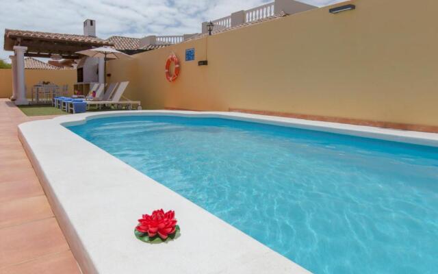 Villa Bella Lucia 1. Piscina Climatizada, WiFi, BBQ.