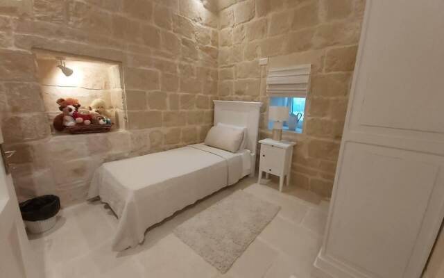 Farmhouse Villa in Gozo With Large Pool & Garden