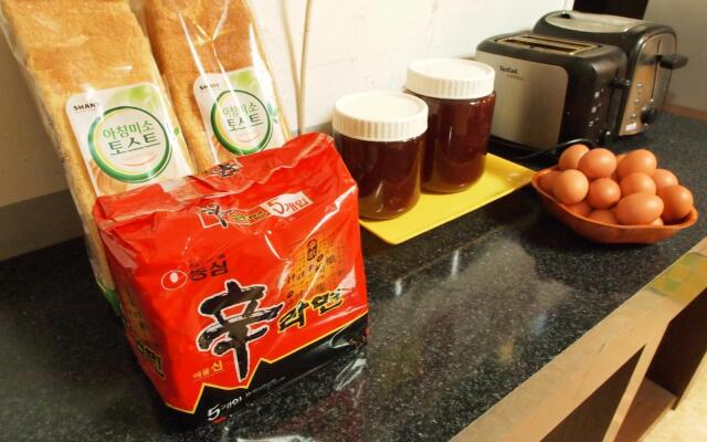 Shinchon Hostel