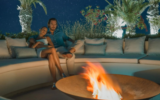 NOŪS Santorini