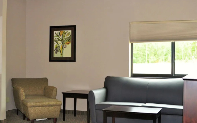 Boulders Inn & Suites Polk City