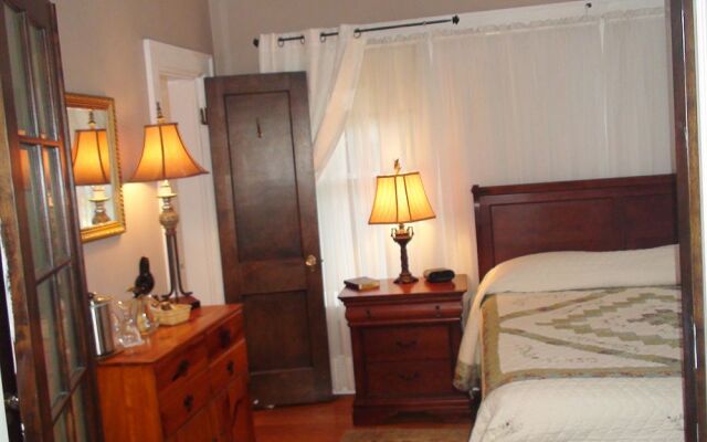 Barrington Manor Bed and Breakfast