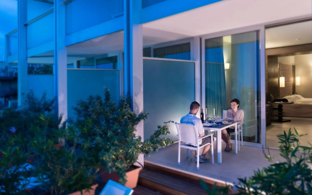 Waldorf Suite Hotel