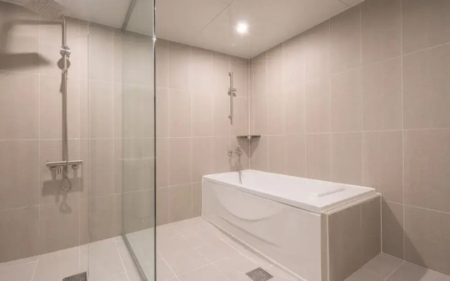 Workers Hotel Daejeon by Aank