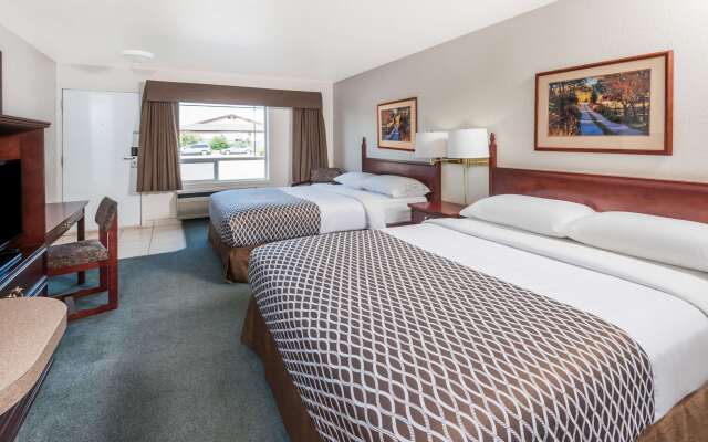 Super 8 by Wyndham High River AB