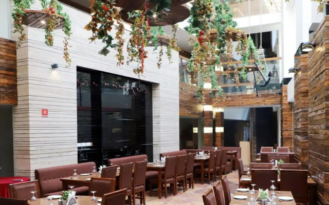 Wood Creek Resort & Spa Kasauli