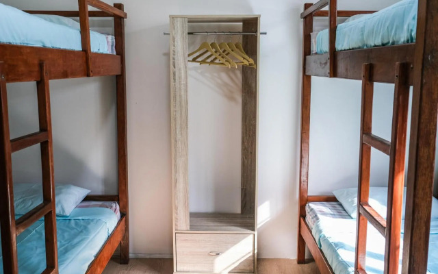 Step In Lodge - Hostel
