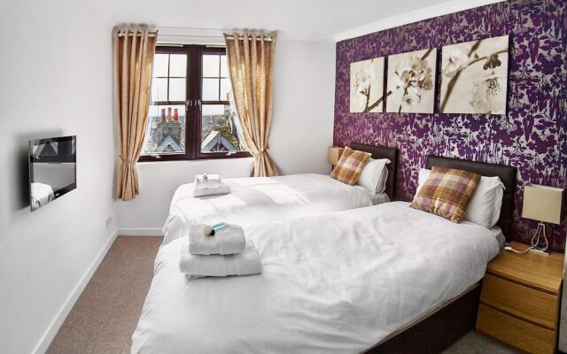 Thistle Apartments - Rose Apartment