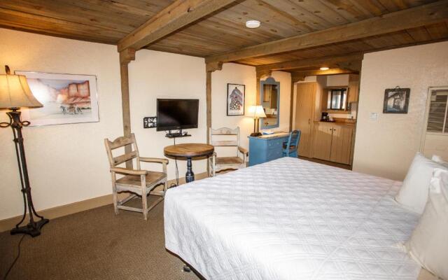 Chama Trails Inn