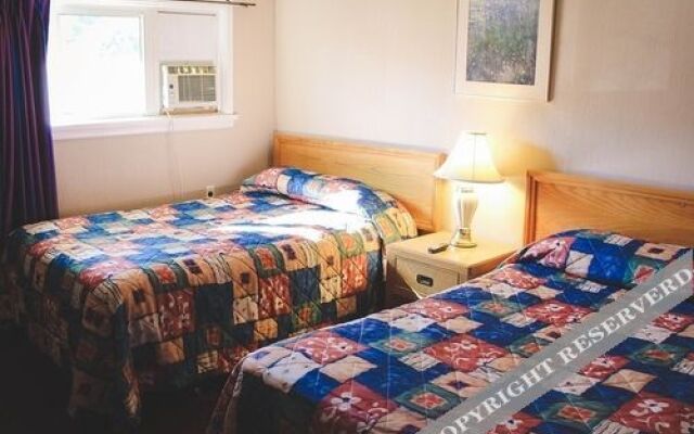Shamrock Motel