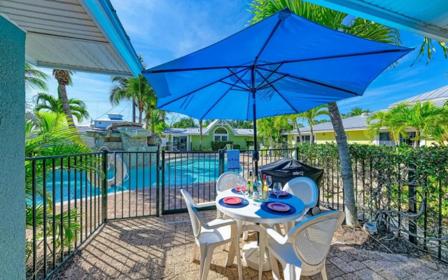 Sand Dollar - 6604 Holmes Blvd