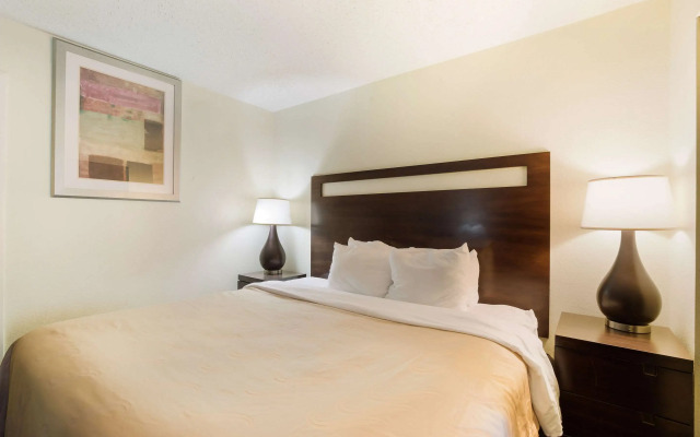 Quality Inn & Suites Conference Center Statesboro Historic District