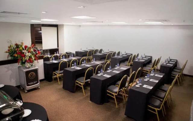 Golden Tulip Ipanema Plaza