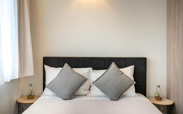 White&Gray Apartment