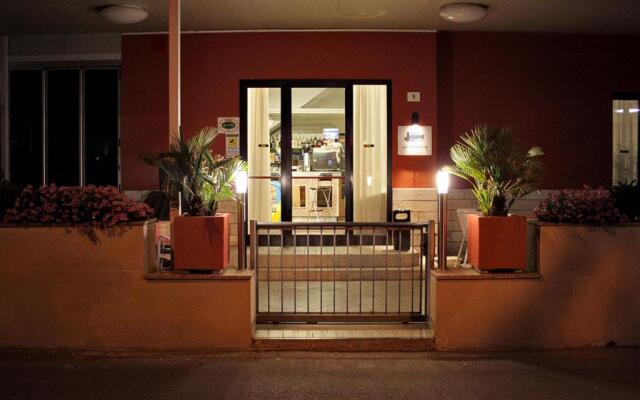 Hotel Laura Beach