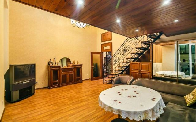 Nizami street shaurma 1