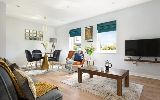 Stylish Serviced Apartment in Reading