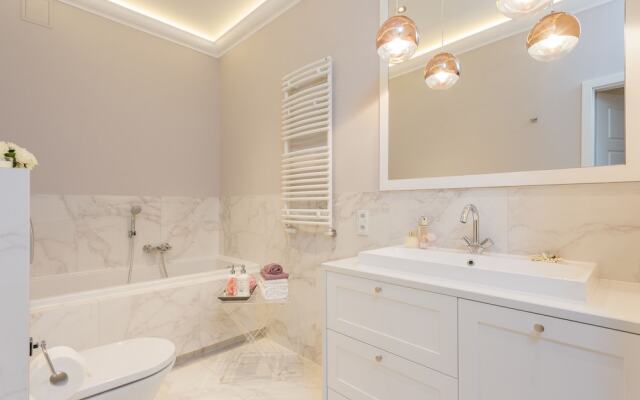 UNIT Centrum deLuX Plac Zbawiciela