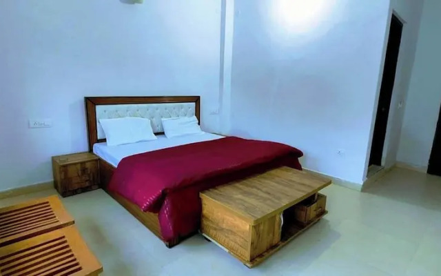 The Yamuna Deck Resort and Cafe