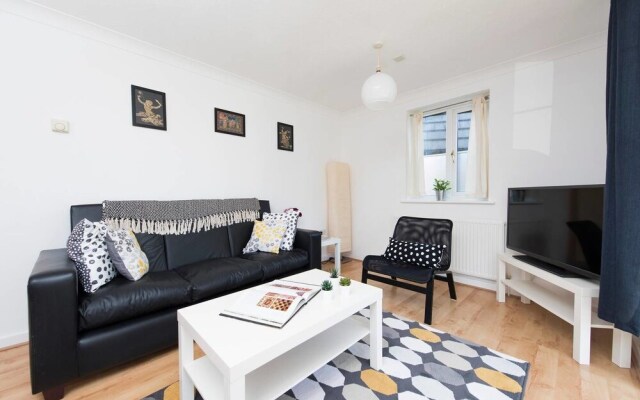 Lovely 2BR Flat in East London!
