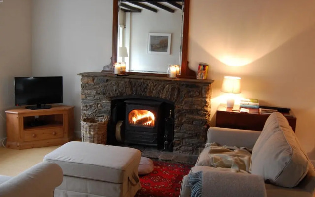 Simple Luxury in Brecon Beacons Village House