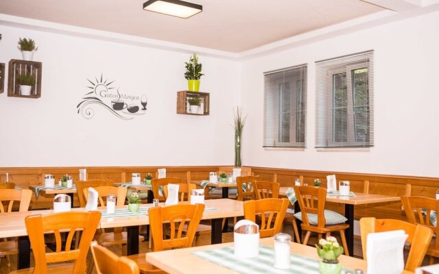 Alter Wirt Putzbrunn Hotel & Pension