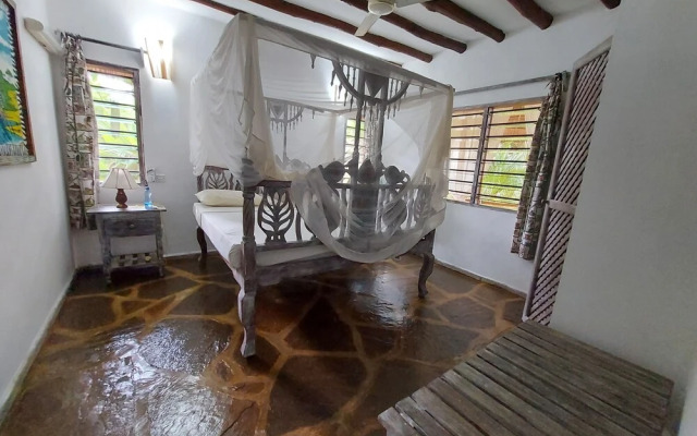 Marine Holiday House
