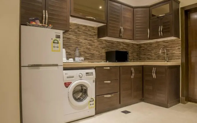 Helmcken Falls Lodge