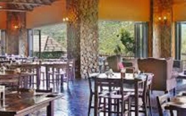Mabalingwe Uzuri Game Lodge