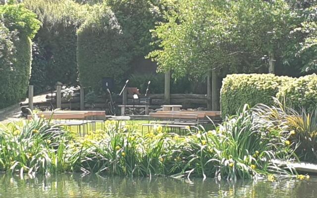 Accommodation at Lakeside