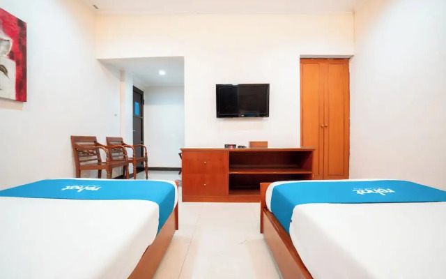 Rehat at Hotel 10 Buah Batu