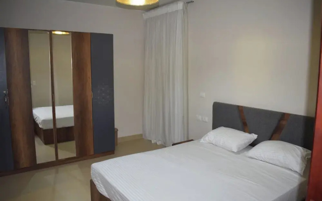 Whispering Waters, Two Bedroom With a Garden, Azha