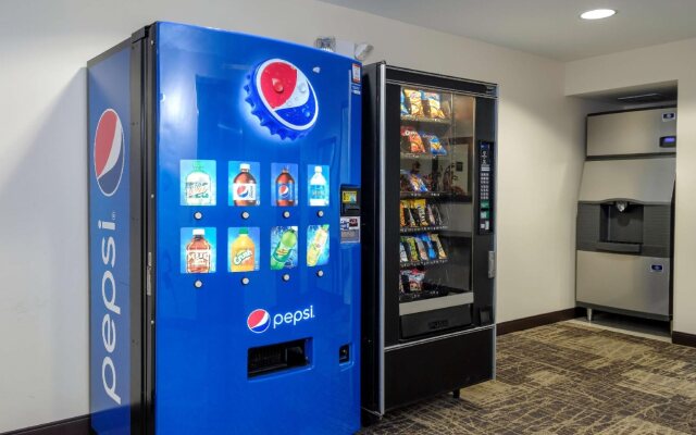 Red Roof Inn PLUS+ & Suites Malone