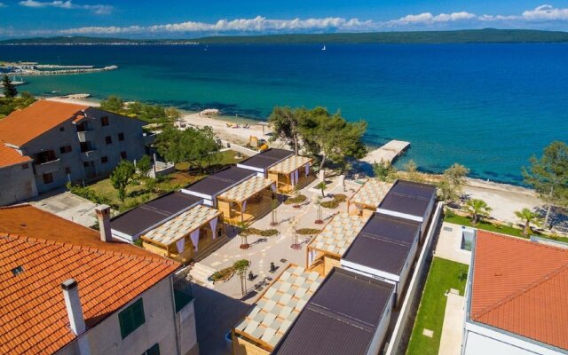 Adorable Home With Private Terrace,10m Distant From Beach !