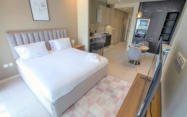 Stunning Studio With Balcony at Park View Dubai
