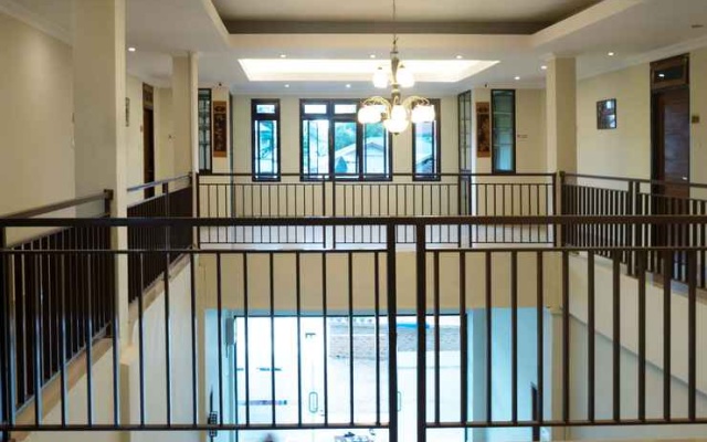 Joyful Hotel