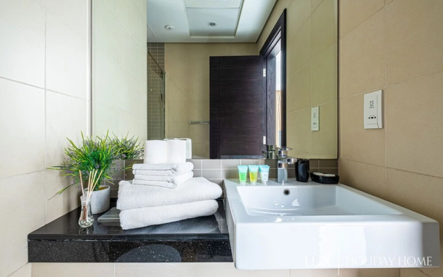 LUX Holiday Home - Silverene Towers 1