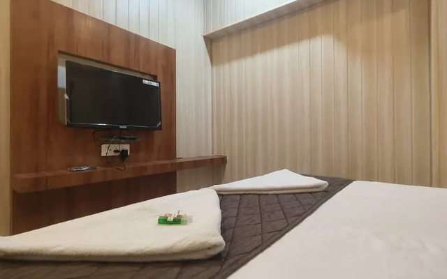 Hotel Ashraya International