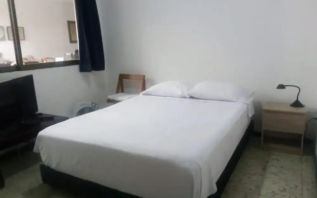 50N15 B&B