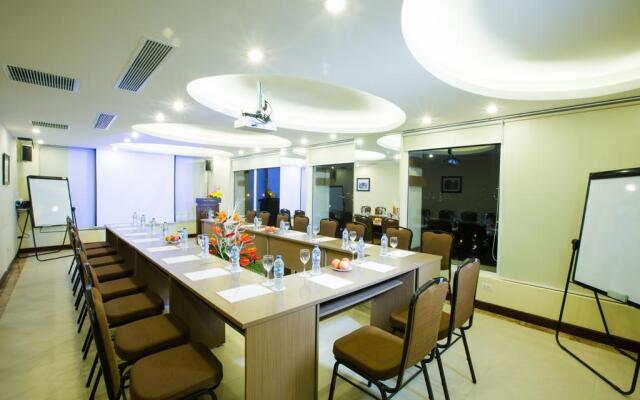 Chalcedony Grand Hotel